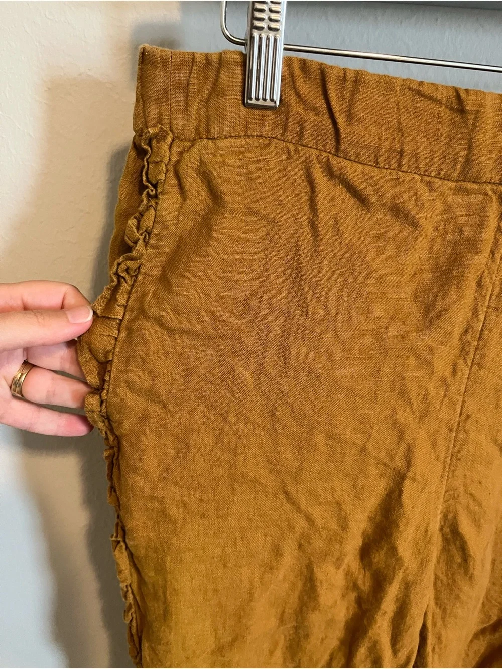 Women’s J-Crew Ruffle Linen Pants in Mustard Brown